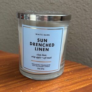 White Barn Sun Drenched Linen Candle - Silver and White